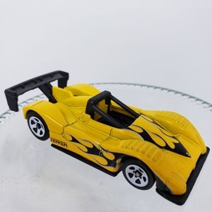 Hot Wheels Ferrari Yellow  Diecast  Die-cast 1:64 Car